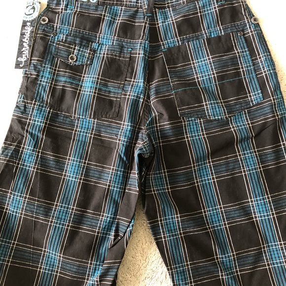 Burnside Brand Men’s Long Shorts with several different outside inside pockets - Picture 8 of 10